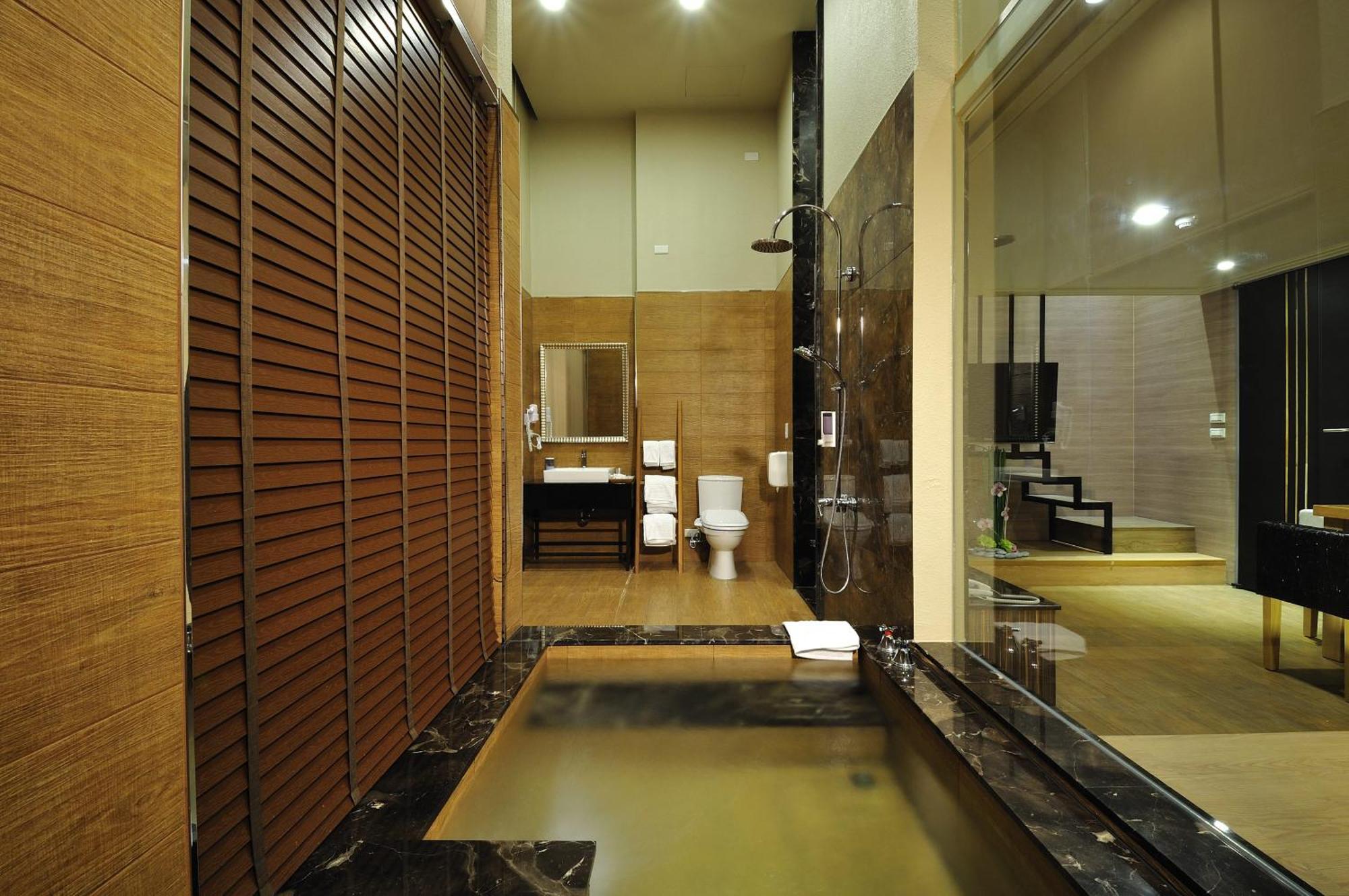 58˚ Hotspring Hotel Jiaoxi Rum bild
